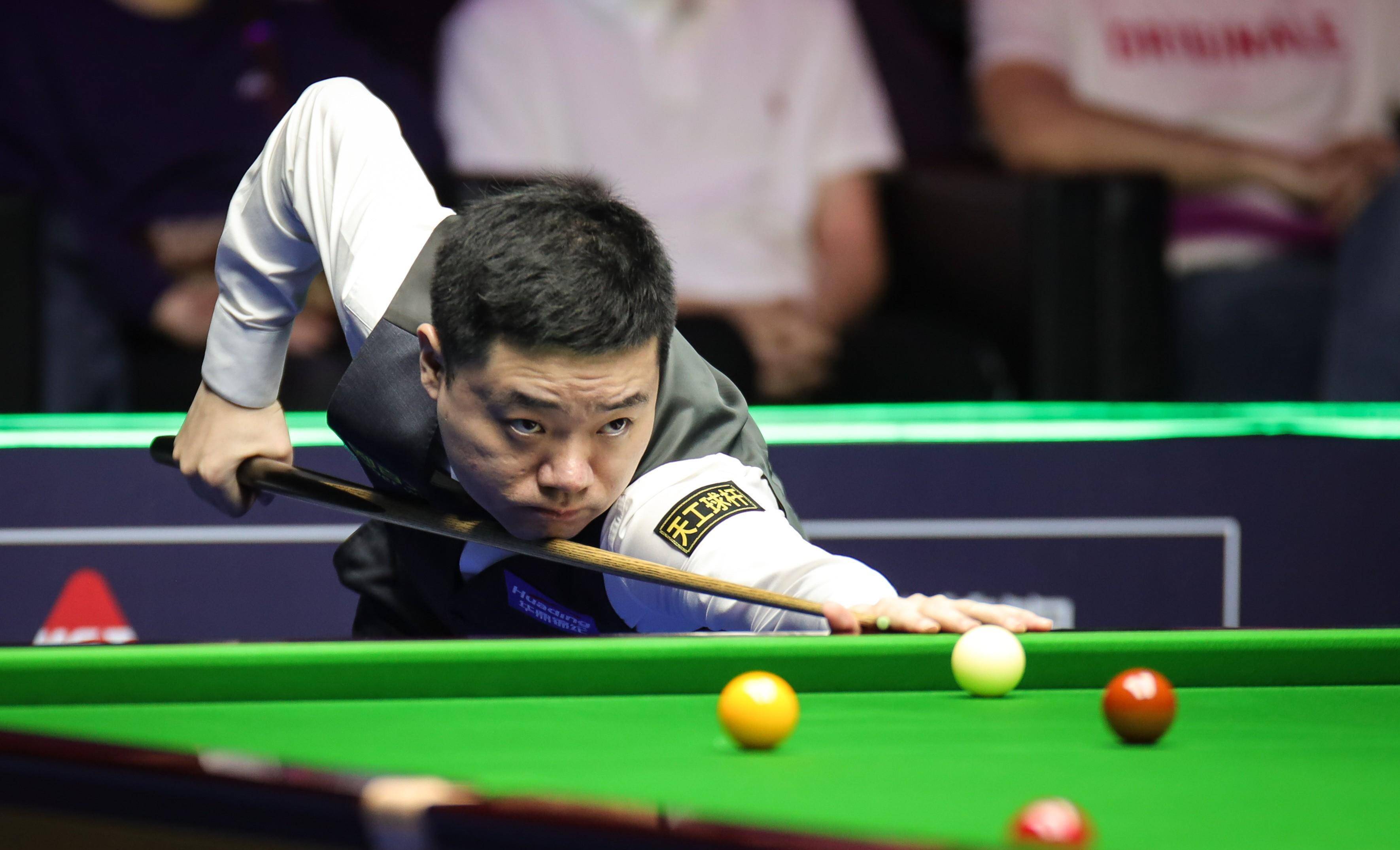 李霄鹏的战 李霄鹏的战